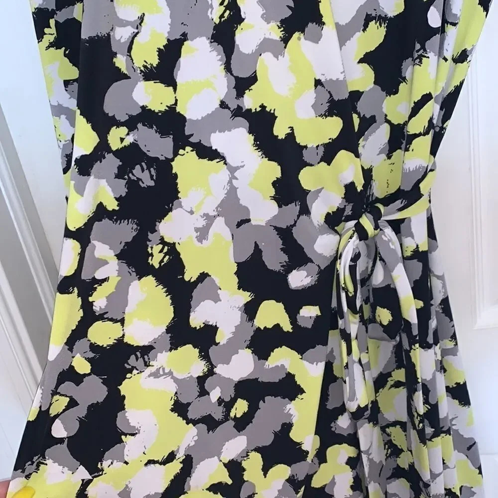 Lord & Taylor printed wrap dress - Picture 3 of 4